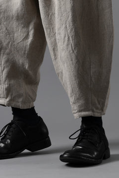画像をギャラリービューアに読み込む, YUTA MATSUOKA dirts tapered trousers / no.14 linen canvas (ecru)