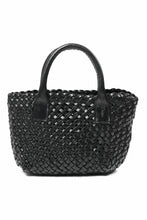 Load image into Gallery viewer, ISAMU KATAYAMA BACKLASH VEGETABLE TANNED BUFFALO MUSOU INTRECCIATO SMALL TOTE BAG (BLACK)