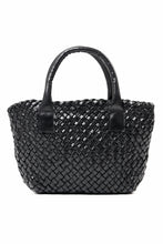 Load image into Gallery viewer, ISAMU KATAYAMA BACKLASH VEGETABLE TANNED BUFFALO MUSOU INTRECCIATO SMALL TOTE BAG (BLACK)