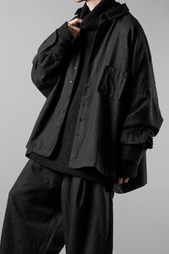 Load image into Gallery viewer, KLASICA EXTRA WIDE OUTER SHIRTS / FORK NEEDLE PUNCH SUPER 100's PENCIL STRIPE (IRON BROWN STRIPES)