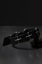 画像をギャラリービューアに読み込む, m.a+ thin silver cross studded wrist band / A-F2BL1/GR2,0 (BLACK)