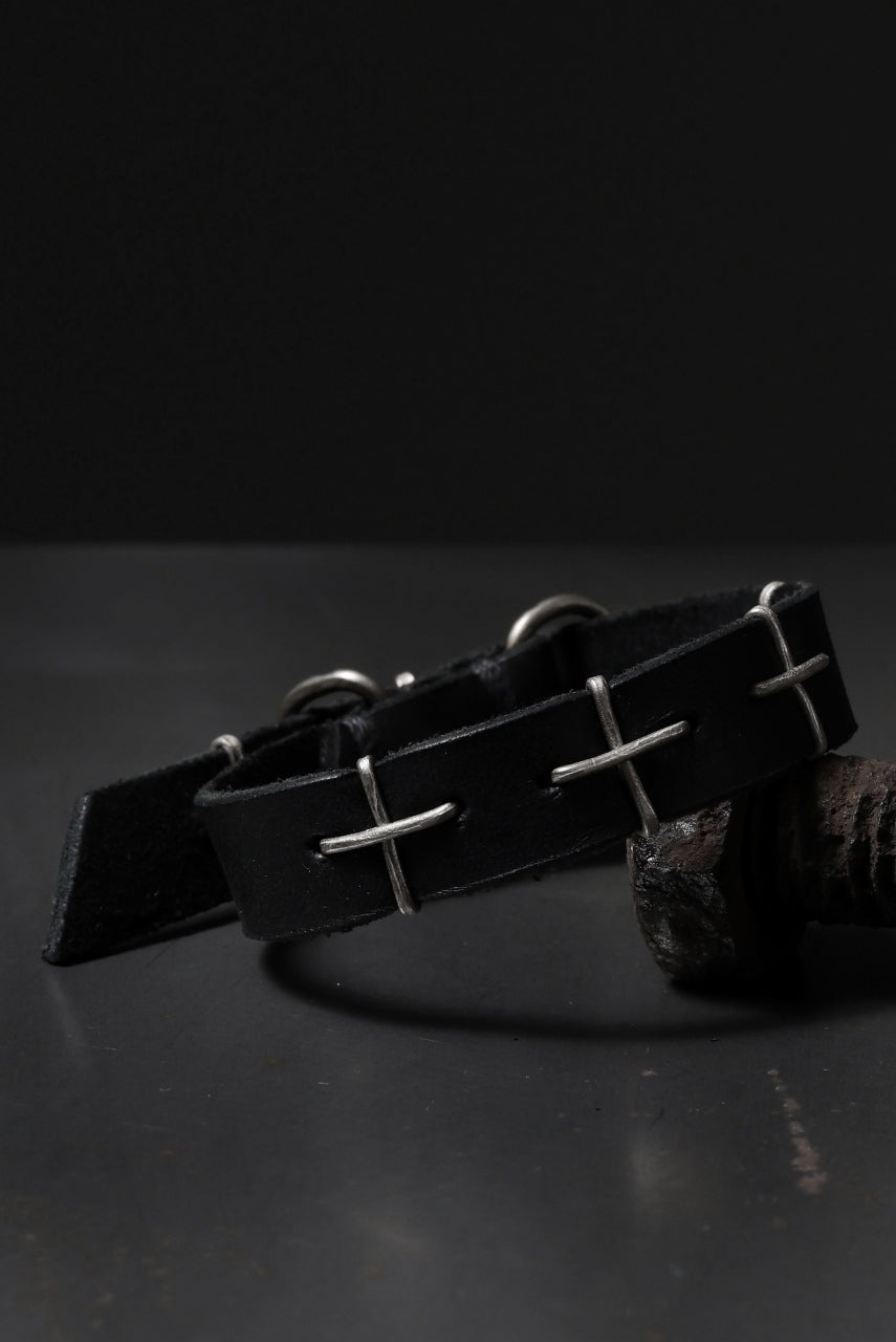画像をギャラリービューアに読み込む, m.a+ thin silver cross studded wrist band / A-F2BL1/GR2,0 (BLACK)