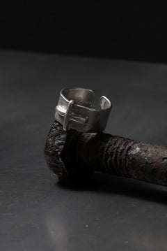 Load image into Gallery viewer, m.a+ silver stitched cross ring / AG18/AG (SILVER)