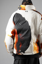 画像をギャラリービューアに読み込む, Y-3 Yohji Yamamoto AOP PUFFER DOWN JACKET (WHITE + MULTI)