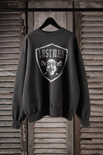 画像をギャラリービューアに読み込む, LASTMAN PRINTED CREW NECK -NFL- (BLACK)
