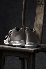 画像をギャラリービューアに読み込む, beauty : beast ROLL-TONGUE STAINNING SHOES feat. Maison MIHARA YASUHIRO (BEIGE x BEIGE)