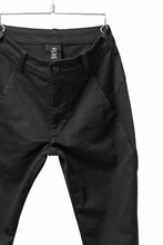 画像をギャラリービューアに読み込む, thom/krom OVER LOCKED SKINNY TROUSERS / STRETCH KNIT DENIM (BLACK)