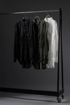 画像をギャラリービューアに読み込む, KATHARINE HAMNETT PARACHUTE LONG TAIL SHIRT / GARMENT DYED (WHITE)