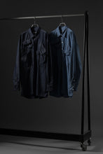 画像をギャラリービューアに読み込む, KATHARINE HAMNETT MULTI POCKET DENIM SHIRT / ORGANIC COTTON (LIGHT BLUE)