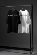 画像をギャラリービューアに読み込む, KATHARINE HAMNETT OVER SIZED FRONT LOGO TEE (WHITE)