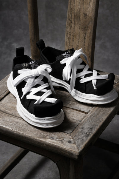 beauty : beast LOW CUT - ROLL-TONGUE STAINNING SHOES feat. Maison MIHARA YASUHIRO (BLACK x WHITE)