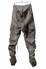 画像をギャラリービューアに読み込む, daub DYEING EASY CARGO GATHER PANTS / STRETCH DRILL PEACH HAND (TAUPE GREY)