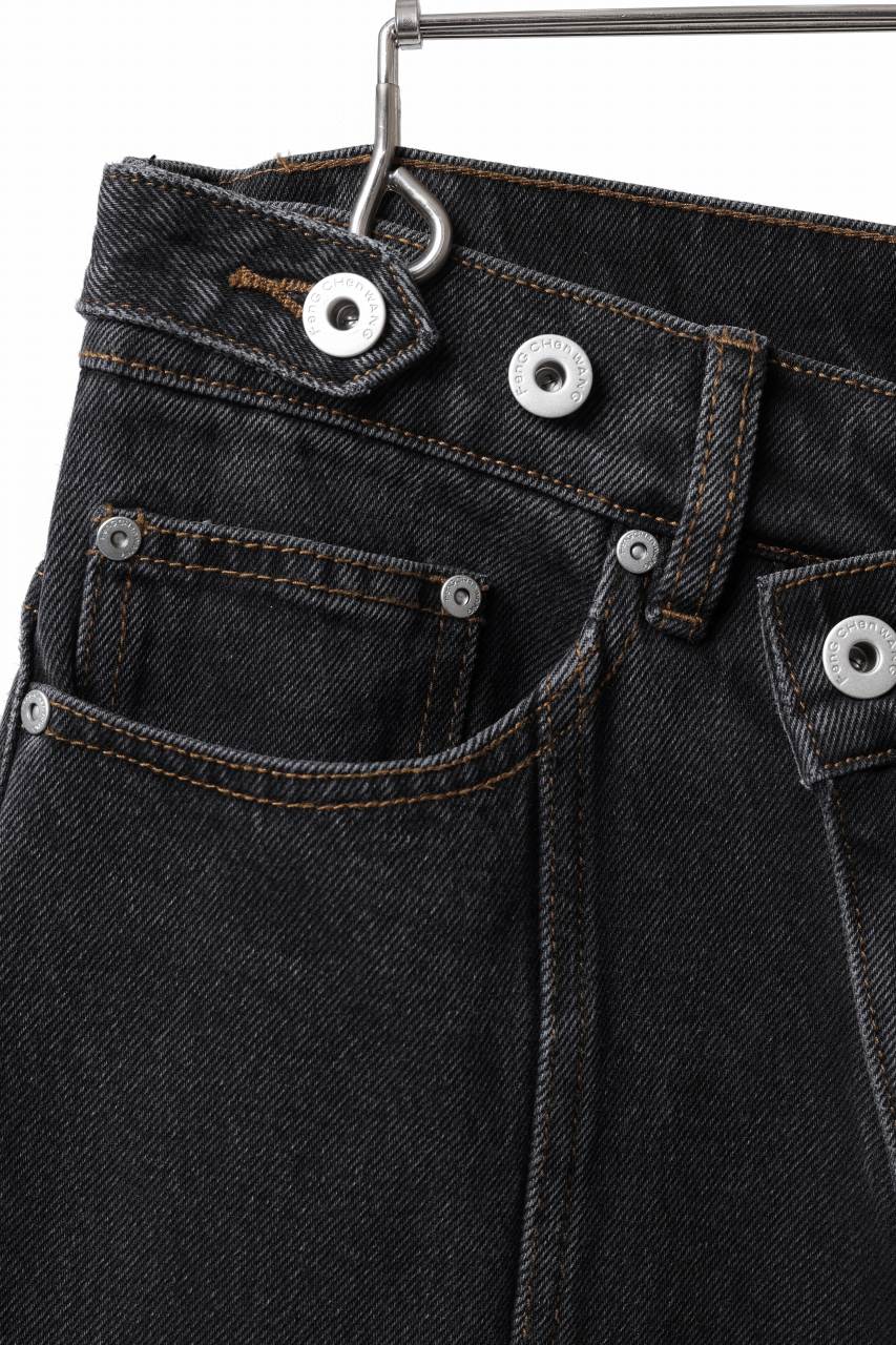 画像をギャラリービューアに読み込む, Feng Chen Wang TILTED WASITBAND JEANS TROUSERS (BLACK/BLUE)