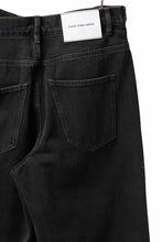 画像をギャラリービューアに読み込む, Feng Chen Wang TILTED WASITBAND JEANS TROUSERS (BLACK/BLUE)