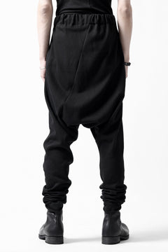 Load image into Gallery viewer, m.a+ hand painted elastic waist low crotch 2 pocket pants / P571-HP/JM4 (BLACK)