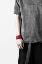 Load image into Gallery viewer, m.a+ croissant wrist band / A-F0K3/GR3,0 (CHILI RED)