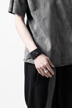 Load image into Gallery viewer, m.a+ croissant wrist band #2 / A-F0K3/GR3,0 (BLACK)