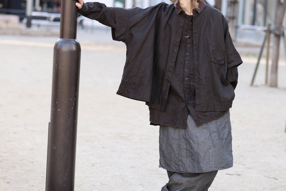 画像をギャラリービューアに読み込む, KLASICA "SH-047" EXTRA DROPPED 1/2 SLEEVE SHIRTS / BENGARA & SUMI COATED LINEN (BENGARA)