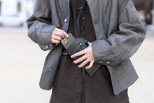 画像をギャラリービューアに読み込む, KLASICA "FLOW" MOBILE POUCH / FVT ITALIAN COW LEATHER (BLACK x SILVER)