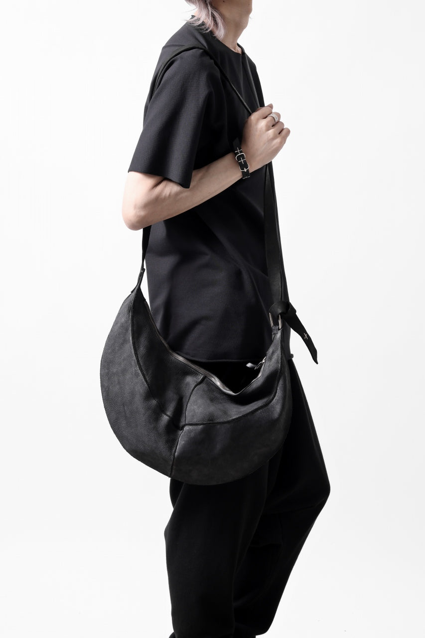 Load image into Gallery viewer, m.a+ medium banana belt bag / BO250/VOP1,2 (BLACK)