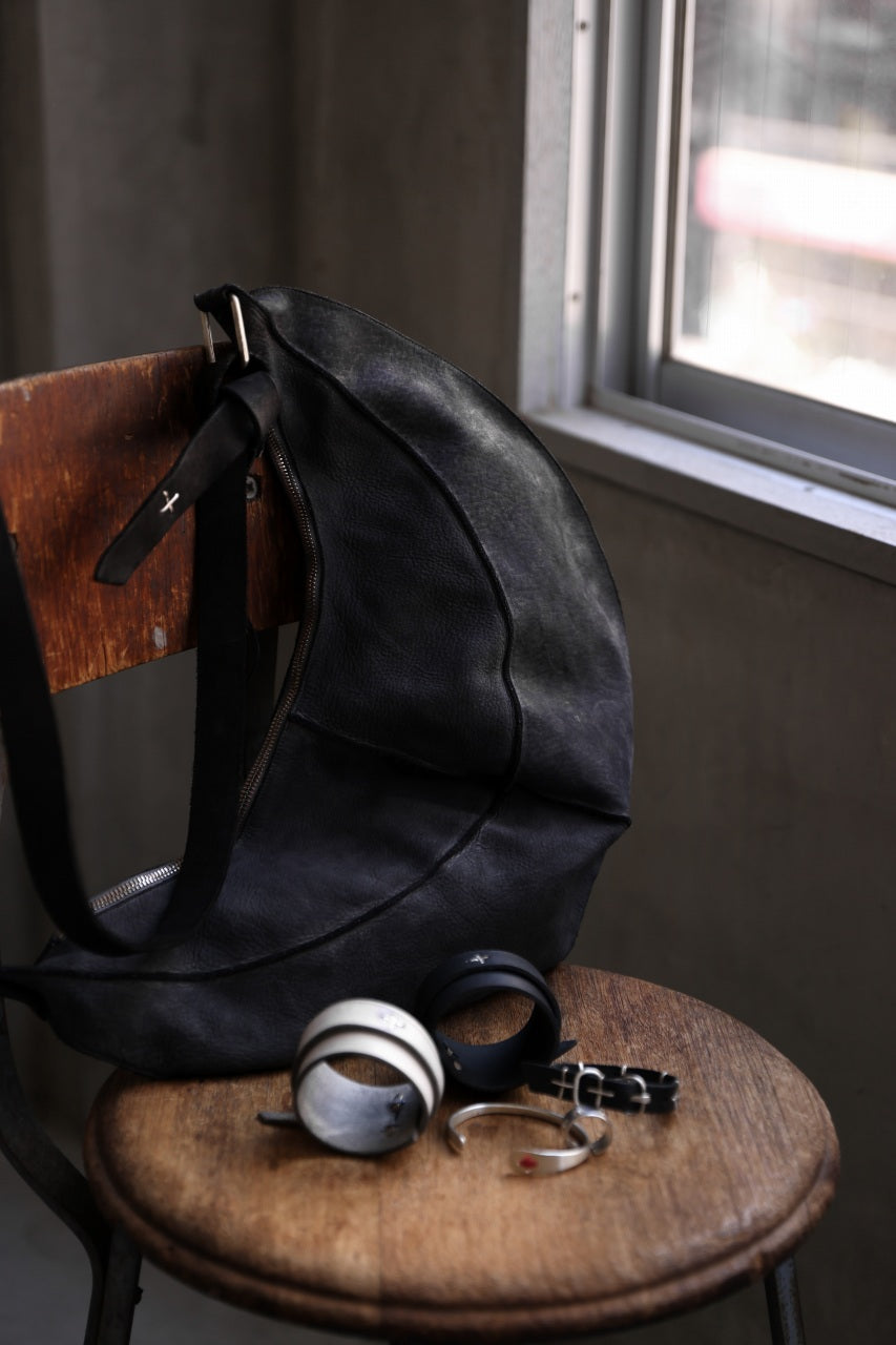 Load image into Gallery viewer, m.a+ medium banana belt bag / BO250/VOP1,2 (BLACK)