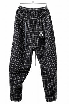 Load image into Gallery viewer, mastermind JAPAN EASY WAIST TAPERED TROUSERS (BLACK PLAID)