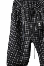 Load image into Gallery viewer, mastermind JAPAN EASY WAIST TAPERED TROUSERS (BLACK PLAID)