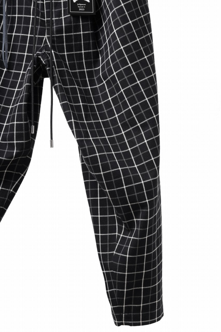 Load image into Gallery viewer, mastermind JAPAN EASY WAIST TAPERED TROUSERS (BLACK PLAID)