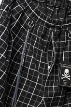 Load image into Gallery viewer, mastermind JAPAN EASY WAIST TAPERED TROUSERS (BLACK PLAID)