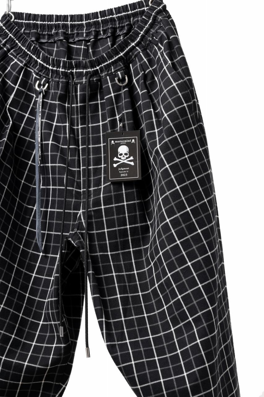 Load image into Gallery viewer, mastermind JAPAN EASY WAIST TAPERED TROUSERS (BLACK PLAID)