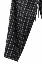 Load image into Gallery viewer, mastermind JAPAN EASY WAIST TAPERED TROUSERS (BLACK PLAID)
