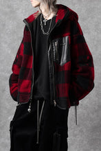 Load image into Gallery viewer, mastermind JAPAN BUFFALO-PLAID SHERPA JACKET / BOXY FIT (BLACK x RED)