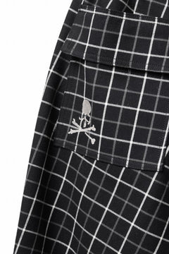 Load image into Gallery viewer, mastermind JAPAN EASY WAIST TAPERED TROUSERS (BLACK PLAID)