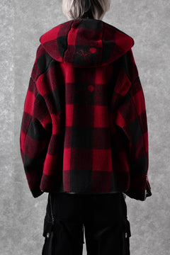 Load image into Gallery viewer, mastermind JAPAN BUFFALO-PLAID SHERPA JACKET / BOXY FIT (BLACK x RED)