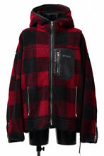 Load image into Gallery viewer, mastermind JAPAN BUFFALO-PLAID SHERPA JACKET / BOXY FIT (BLACK x RED)