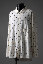 画像をギャラリービューアに読み込む, Aleksandr Manamis Mended Shirt / Tea Stain Dyed Cotton Gauze (QUATRE)