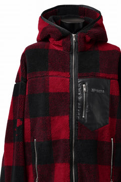 Load image into Gallery viewer, mastermind JAPAN BUFFALO-PLAID SHERPA JACKET / BOXY FIT (BLACK x RED)