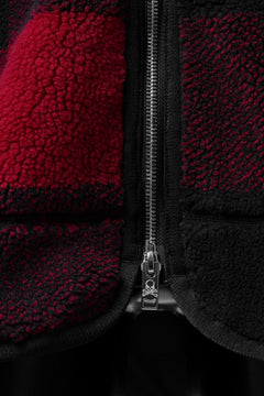 Load image into Gallery viewer, mastermind JAPAN BUFFALO-PLAID SHERPA JACKET / BOXY FIT (BLACK x RED)