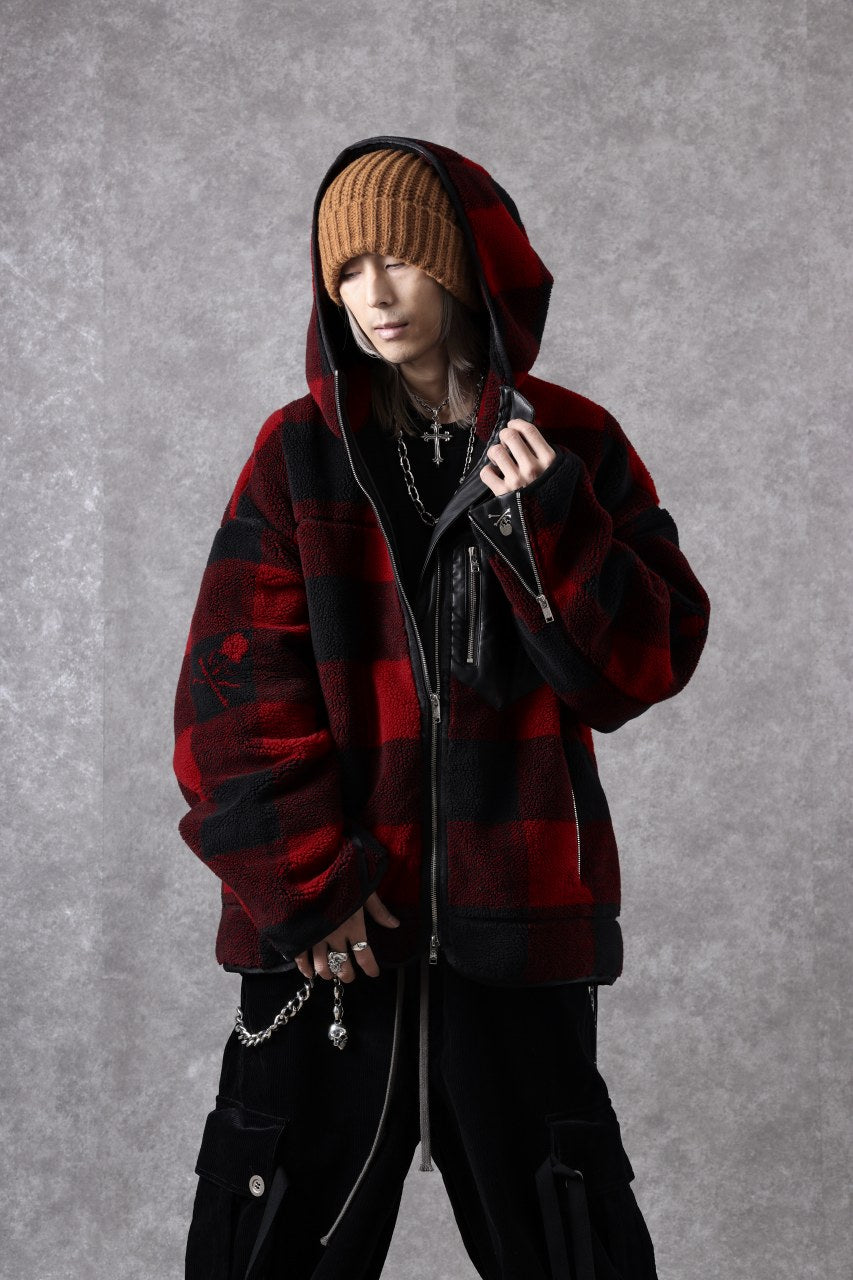 Load image into Gallery viewer, mastermind JAPAN BUFFALO-PLAID SHERPA JACKET / BOXY FIT (BLACK x RED)