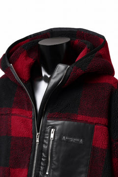 Load image into Gallery viewer, mastermind JAPAN BUFFALO-PLAID SHERPA JACKET / BOXY FIT (BLACK x RED)