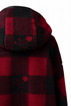 Load image into Gallery viewer, mastermind JAPAN BUFFALO-PLAID SHERPA JACKET / BOXY FIT (BLACK x RED)