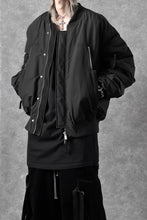 Load image into Gallery viewer, thom/krom FLIGHT BOMBER JACKET / WARM PADDED (BLACK)