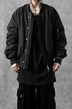 Load image into Gallery viewer, thom/krom FLIGHT BOMBER JACKET / WARM PADDED (BLACK)