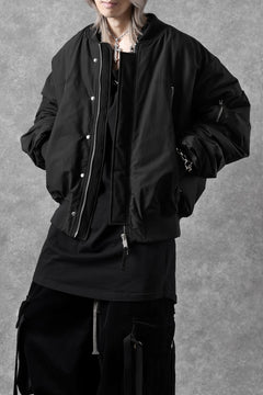Load image into Gallery viewer, thom/krom FLIGHT BOMBER JACKET / WARM PADDED (BLACK)