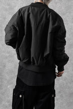 Load image into Gallery viewer, thom/krom FLIGHT BOMBER JACKET / WARM PADDED (BLACK)