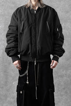 Load image into Gallery viewer, thom/krom FLIGHT BOMBER JACKET / WARM PADDED (BLACK)