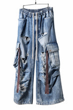 画像をギャラリービューアに読み込む, A.F ARTEFACT EXTREME WIDE CARGO PANTS / FADED AGING & DAMAGE DENIM (VINTAGE BLUE)