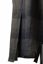 画像をギャラリービューアに読み込む, Aleksandr Manamis Asymmetry Shirt / Organic Linen (CHECKED)