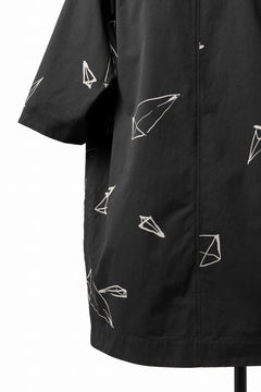 画像をギャラリービューアに読み込む, A.F ARTEFACT PYRA PATTERN PRINT H/S HOODIE SHIRT (BLACK)