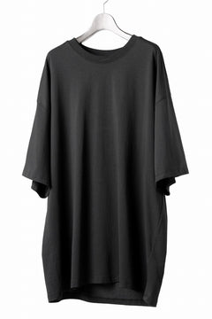 画像をギャラリービューアに読み込む, thom/krom OVERSIZED BACK SLASH EMBROIDERY SHORT SLEEVE TEE / COTTON JERSEY (BLACK)